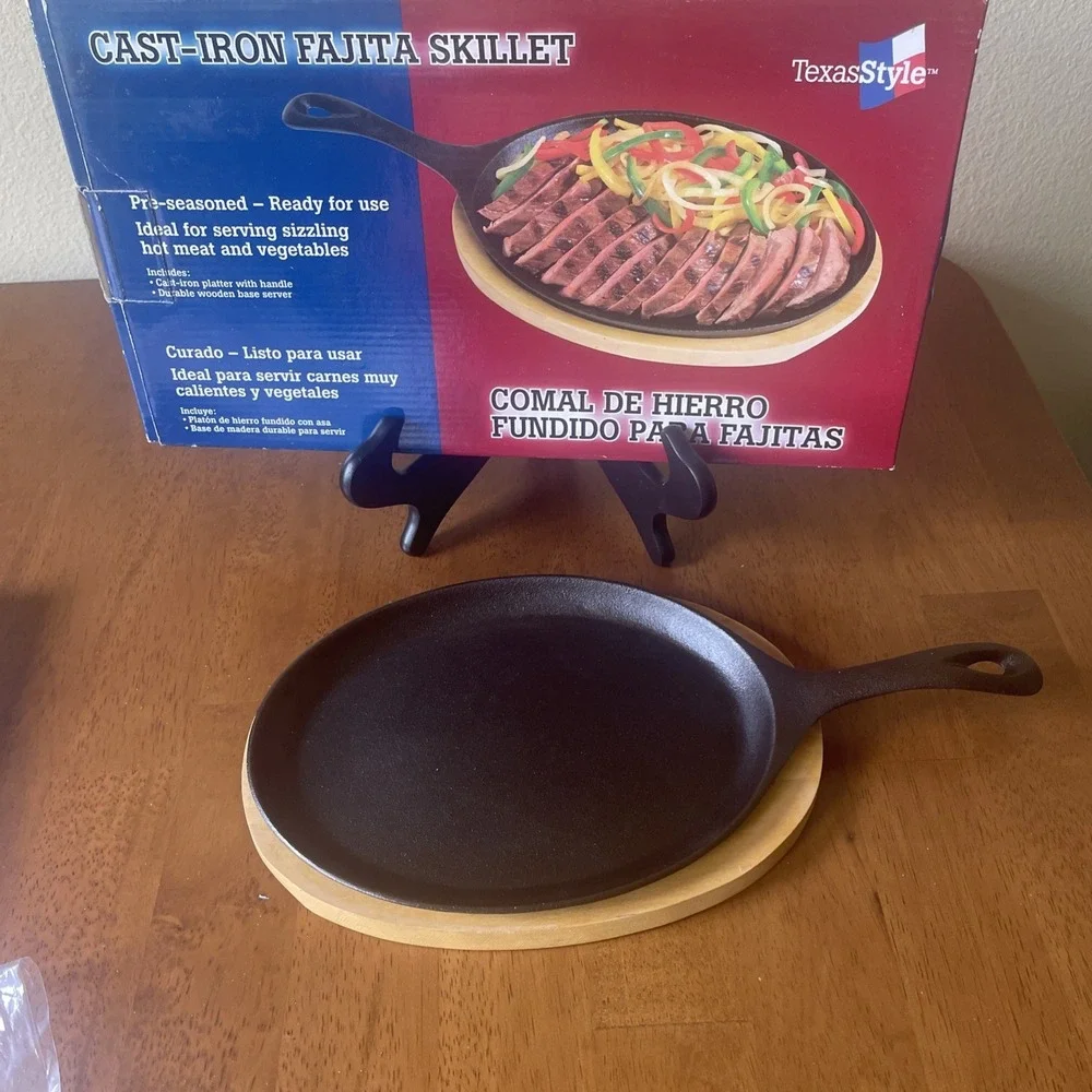 Texas Style Pre-seasoned‎ Cast Iron Fajita Skillet with Wooden Base NEW